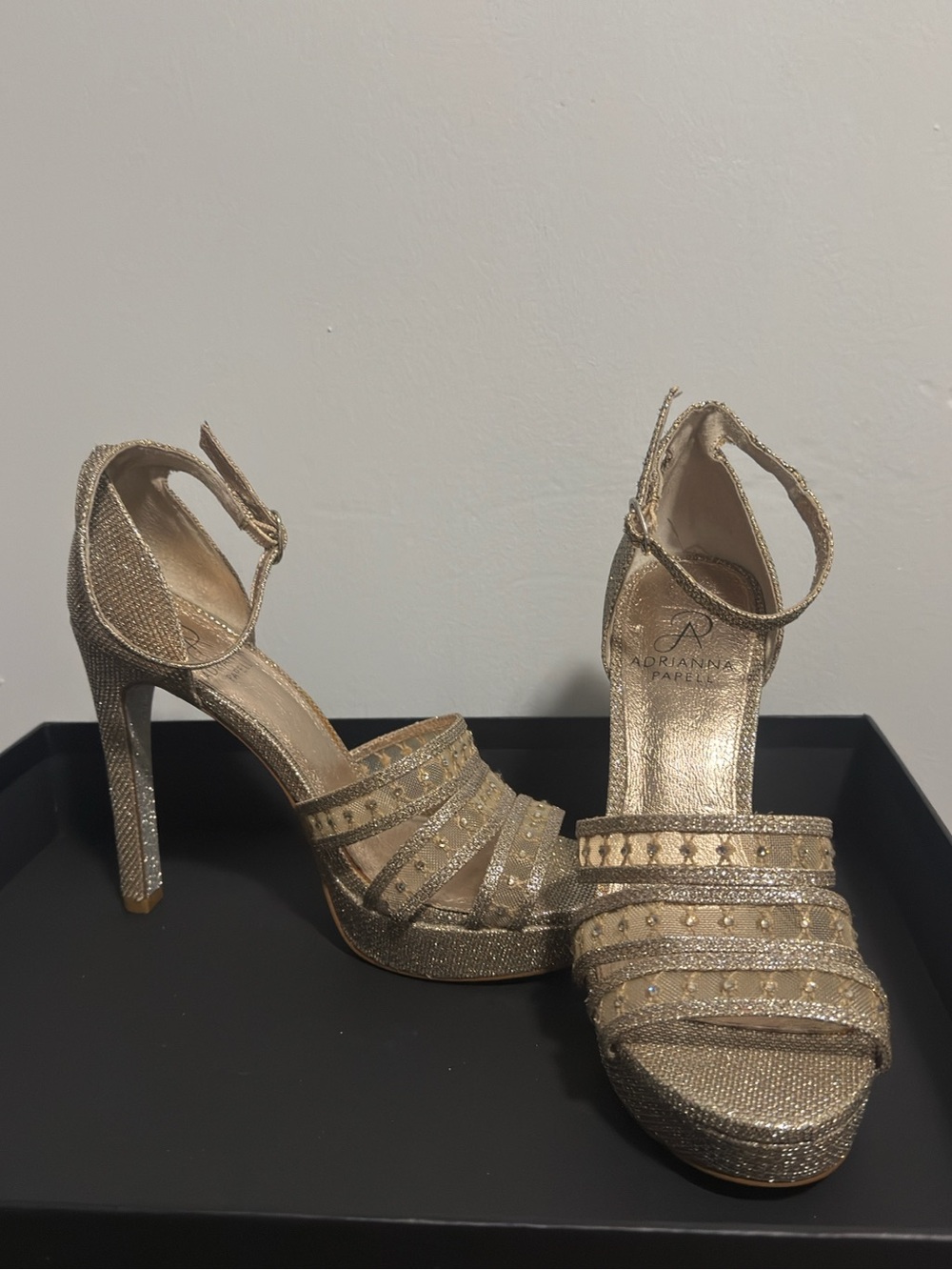 Adriana Papell “Taimi” Gold Glitter Strappy Platform Sandals EU 37 | US 7